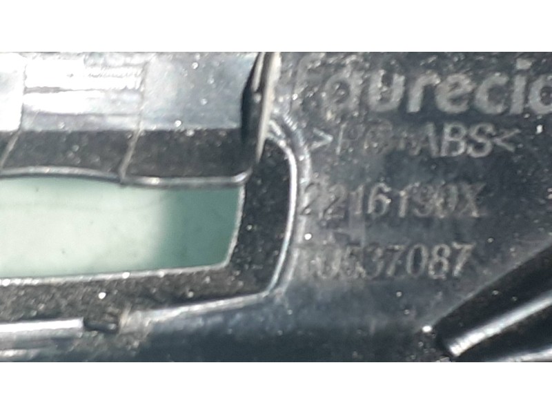 Recambio de salpicadero para bmw serie 1 lim. (f40) 118i referencia OEM IAM 6823302 2216190X T0537087