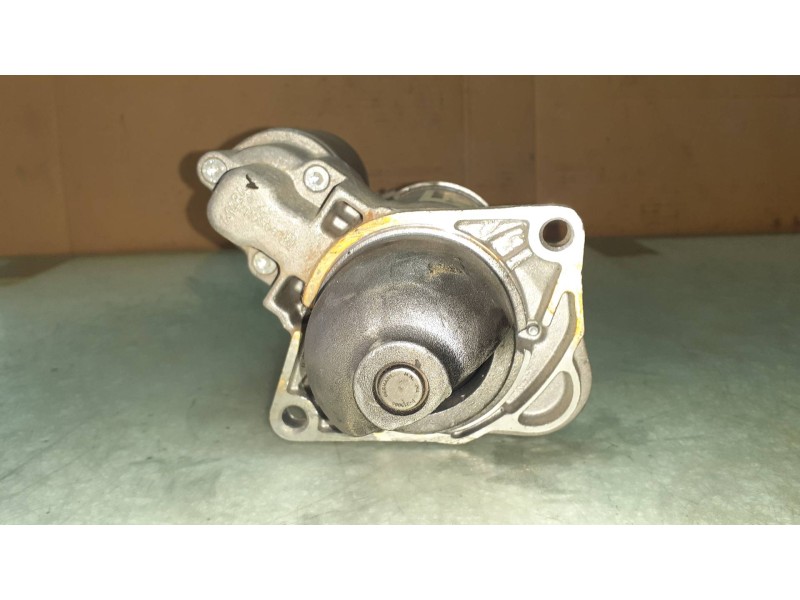 Recambio de motor arranque para opel adam unlimited ecoflex referencia OEM IAM 25194650 0001170611 BOSCH