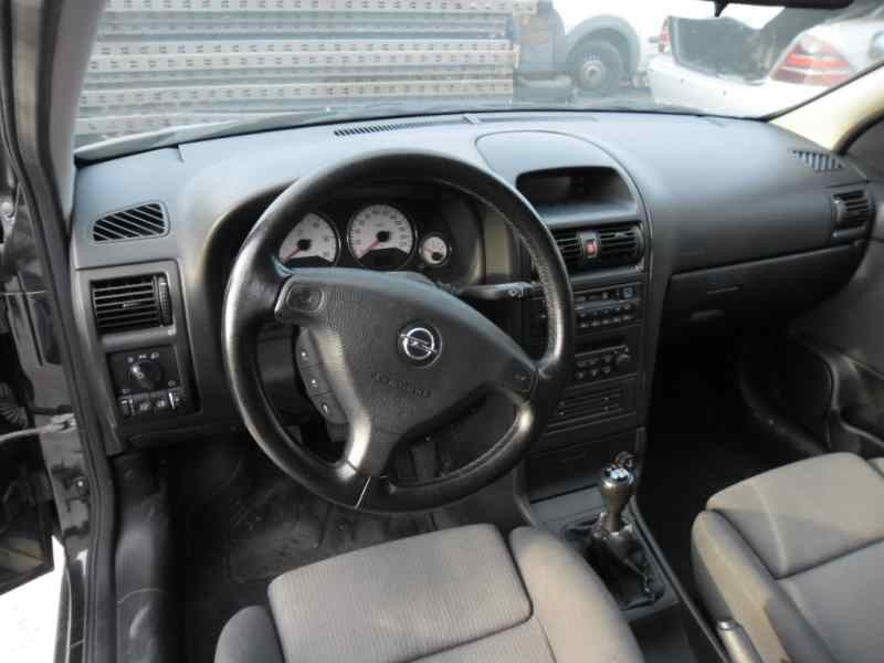 opel astra g berlina del año 2002