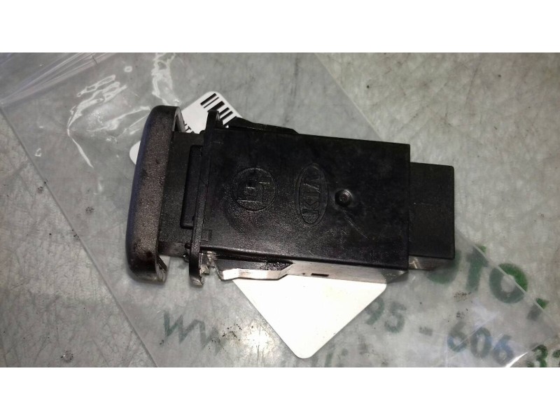Recambio de interruptor para kia carnival td ls referencia OEM IAM  4 PINES ANTINIEBLAS