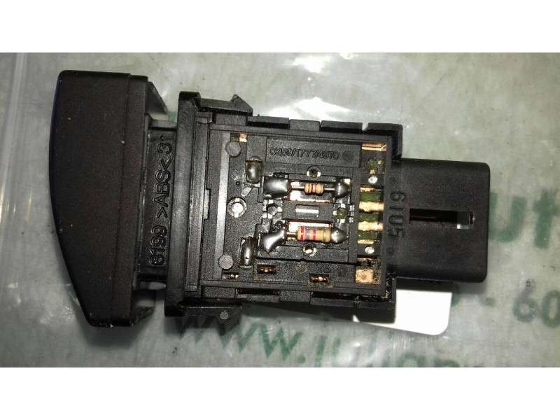 Recambio de interruptor para hyundai sonata (nf) 2.0 crdi comfort ii referencia OEM IAM 025917774970 4+2 PINES ANTINIEBLA