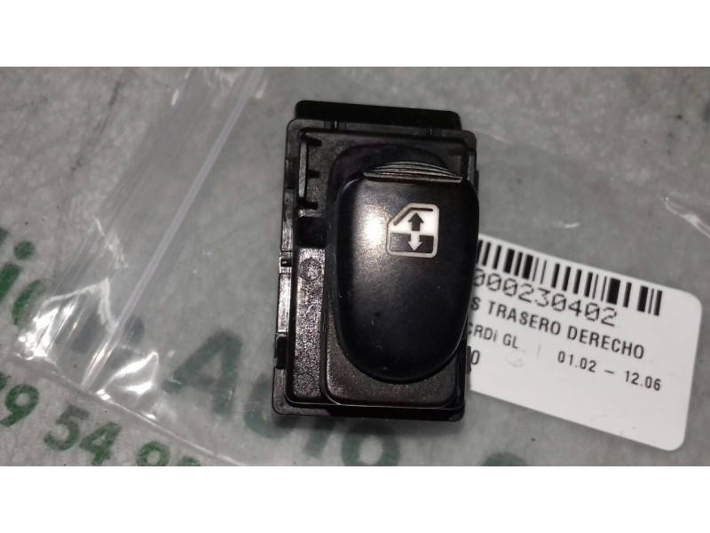 Recambio de mando elevalunas trasero derecho para hyundai accent (lc) crdi gl referencia OEM IAM 621W04620  5+2 PINES