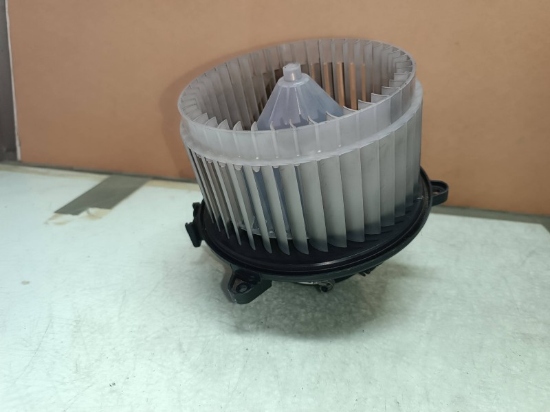 Recambio de ventilador calefaccion para chevrolet cruze lt referencia OEM IAM 5242710201 A100541038 CONECTOR 2 PINES