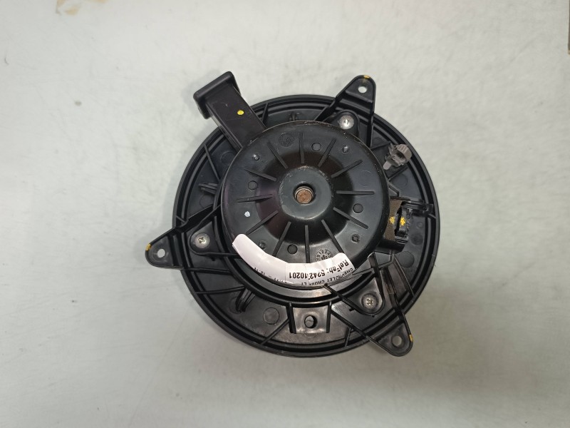 Recambio de ventilador calefaccion para chevrolet cruze lt referencia OEM IAM 5242710201 A100541038 CONECTOR 2 PINES