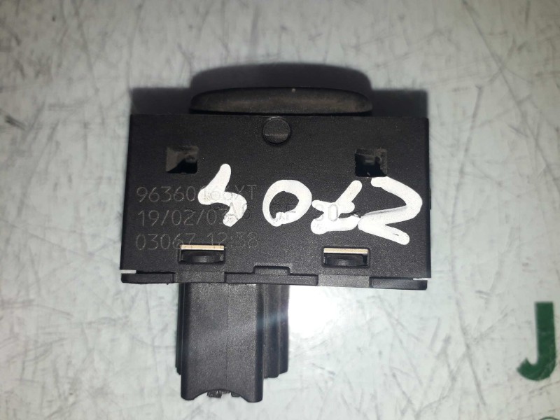 Recambio de mando elevalunas trasero izquierdo para peugeot 307 break / sw (s1) sw referencia OEM IAM 96360166XT  4 PINES
