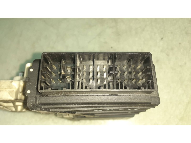 Recambio de motor elevalunas delantero izquierdo para seat ibiza (6l1) fresh referencia OEM IAM 6Q2959802A 101387 BROSE