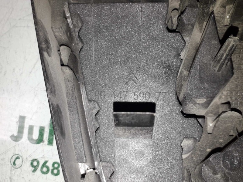 Recambio de rejilla delantera para peugeot partner (s2) combi plus referencia OEM IAM 9644759077  