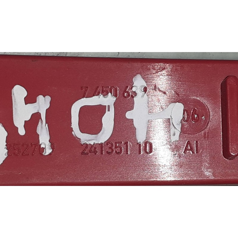 Recambio de piloto trasero izquierdo paragolpes para bmw serie 1 lim. (f40) 118i referencia OEM IAM 7450639 252709 24135110