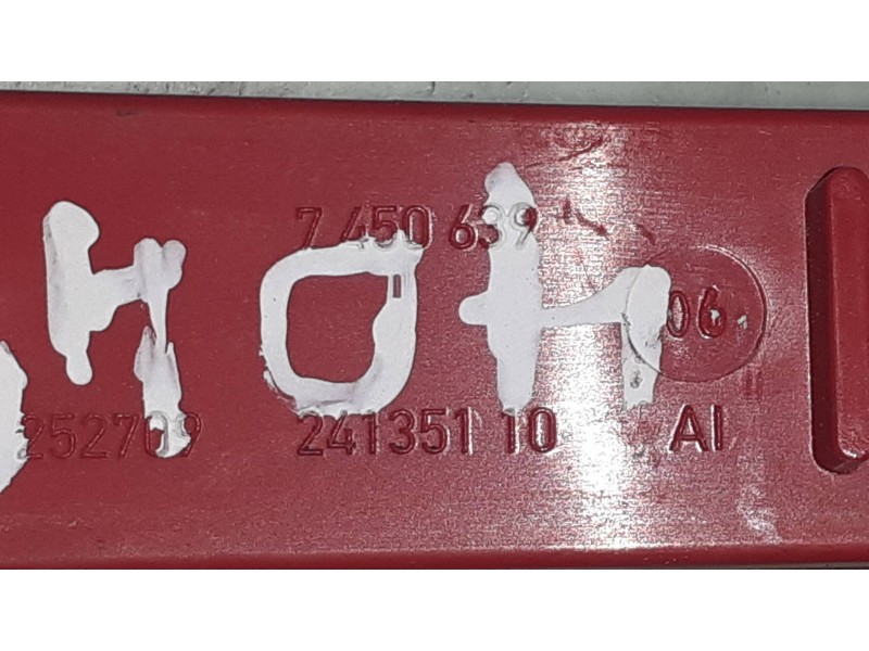 Recambio de piloto trasero izquierdo paragolpes para bmw serie 1 lim. (f40) 118i referencia OEM IAM 7450639 252709 24135110