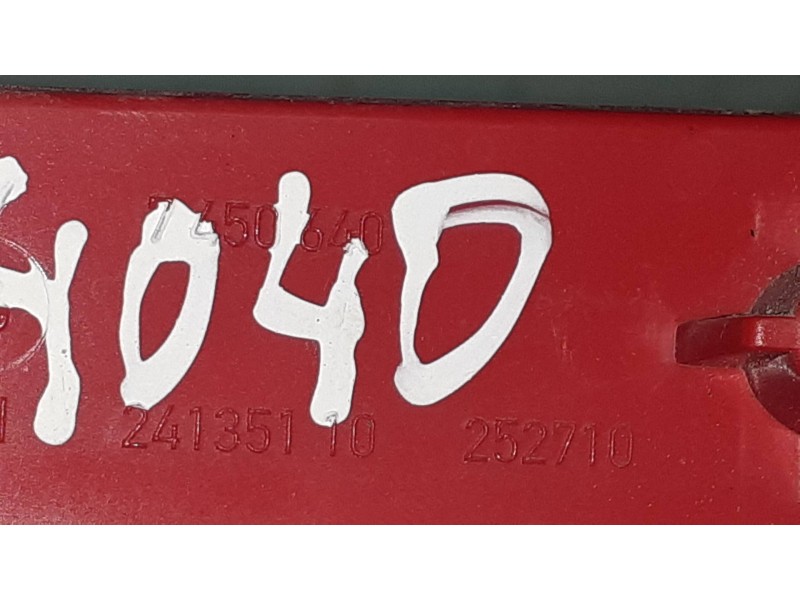 Recambio de piloto trasero derecho paragolpes para bmw serie 1 lim. (f40) 118i referencia OEM IAM 7450640 252710 24135110