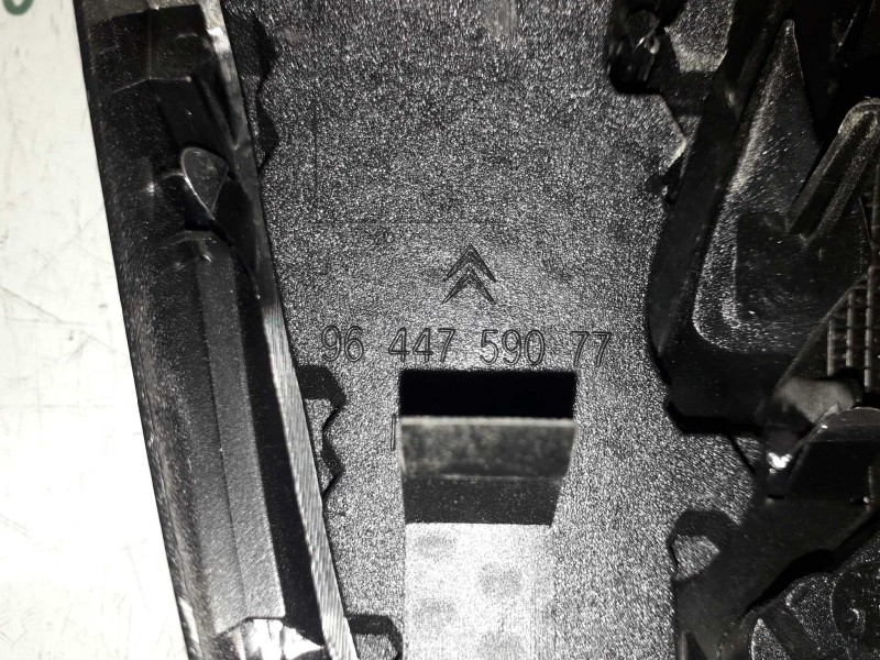 Recambio de rejilla delantera para peugeot partner (s2) combi plus referencia OEM IAM 9644759077  