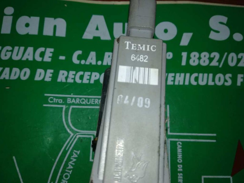 Recambio de motor elevalunas delantero izquierdo para citroen c3 1.1 collection referencia OEM IAM 400619F  