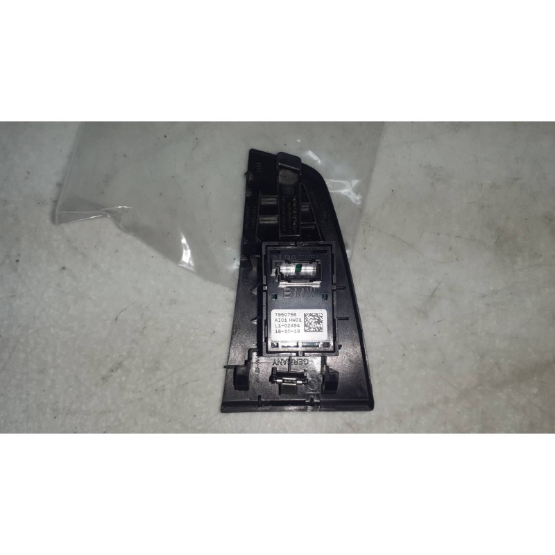 Recambio de mando elevalunas trasero derecho para bmw serie 1 lim. (f40) 118i referencia OEM IAM 7950756 10628510 318087202