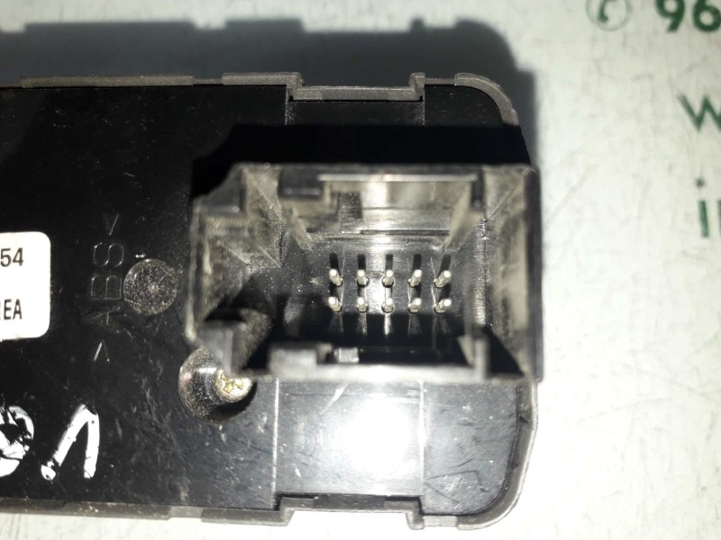 Recambio de mando elevalunas delantero izquierdo para opel vectra c berlina club referencia OEM IAM 687833988 09185954 