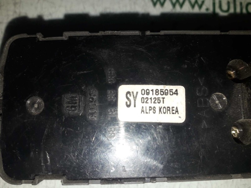 Recambio de mando elevalunas delantero izquierdo para opel vectra c berlina club referencia OEM IAM 687833988 09185954 