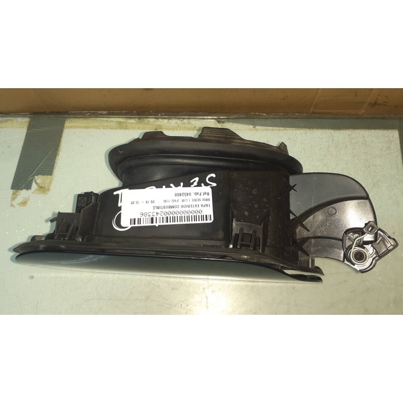 Recambio de tapa exterior combustible para bmw serie 1 lim. (f40) 118i referencia OEM IAM 9452488 14290410 748290204