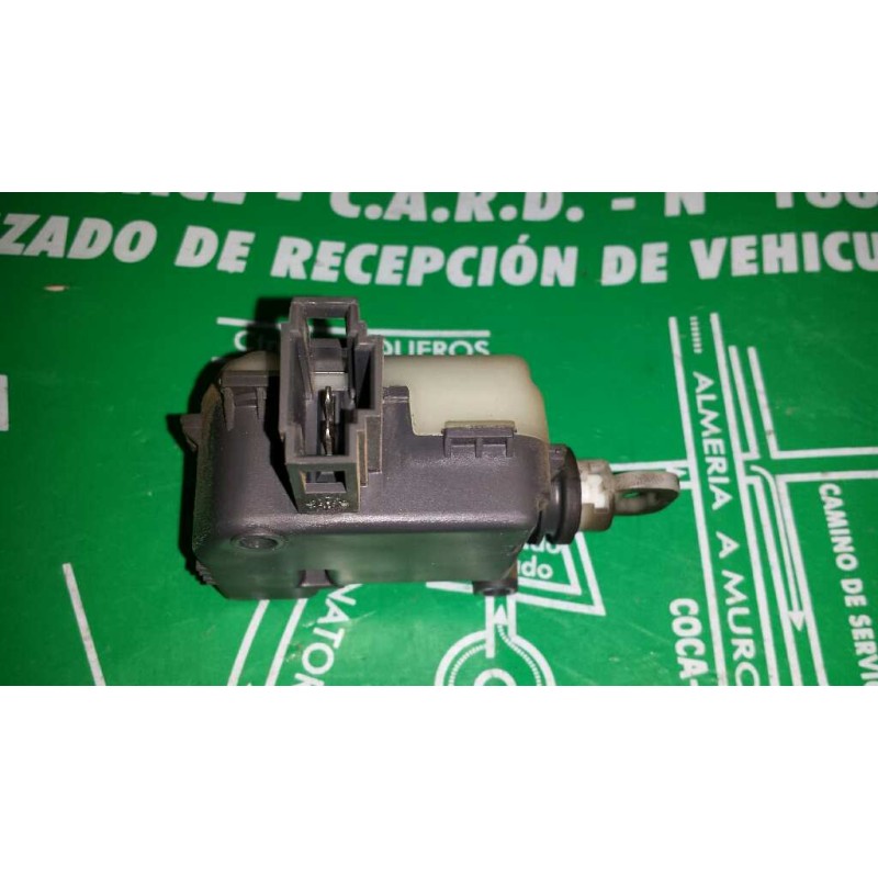 Recambio de motor cierre centralizado porton para seat ibiza (6l1) sport referencia OEM IAM 1M5862159C 1M0959781A 2 PINES