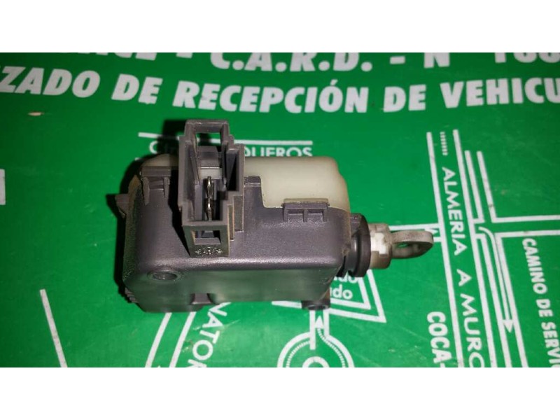 Recambio de motor cierre centralizado porton para seat ibiza (6l1) sport referencia OEM IAM 1M5862159C 1M0959781A 2 PINES