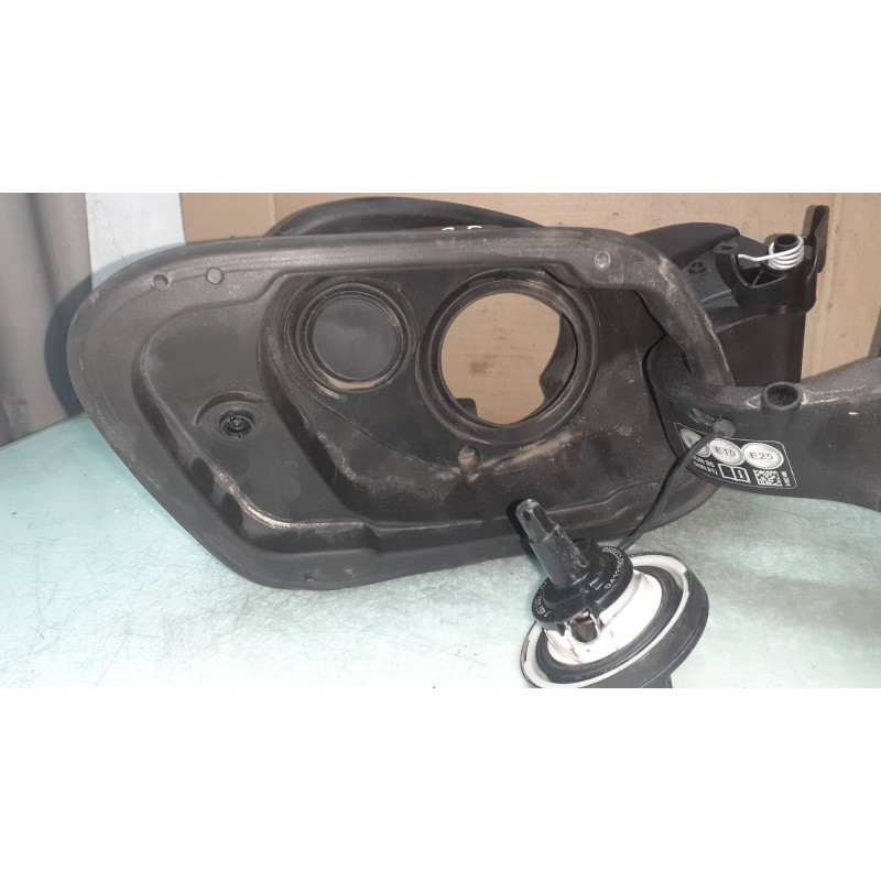Recambio de tapa exterior combustible para bmw serie 1 lim. (f40) 118i referencia OEM IAM 9452488 14290410 748290204