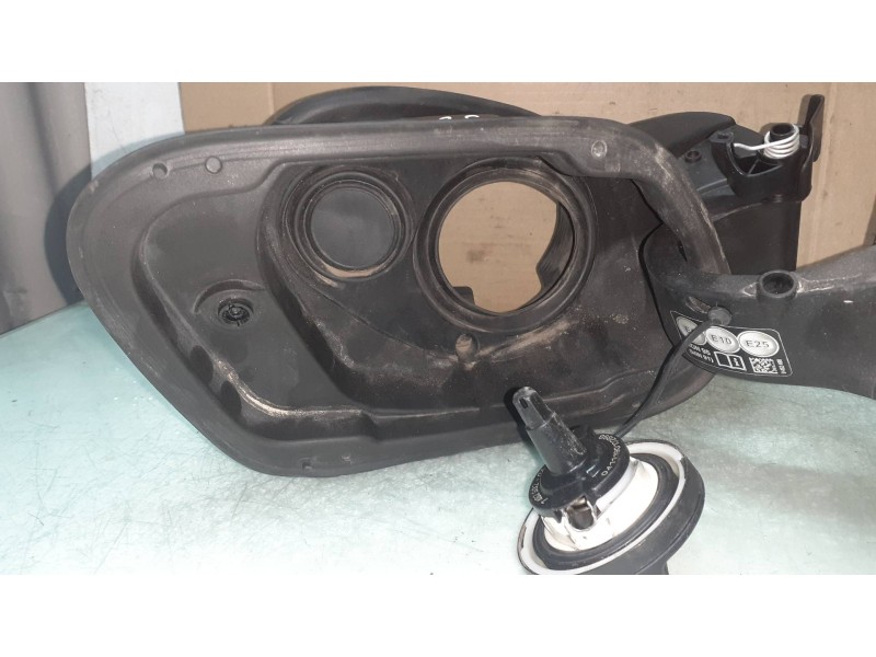 Recambio de tapa exterior combustible para bmw serie 1 lim. (f40) 118i referencia OEM IAM 9452488 14290410 748290204
