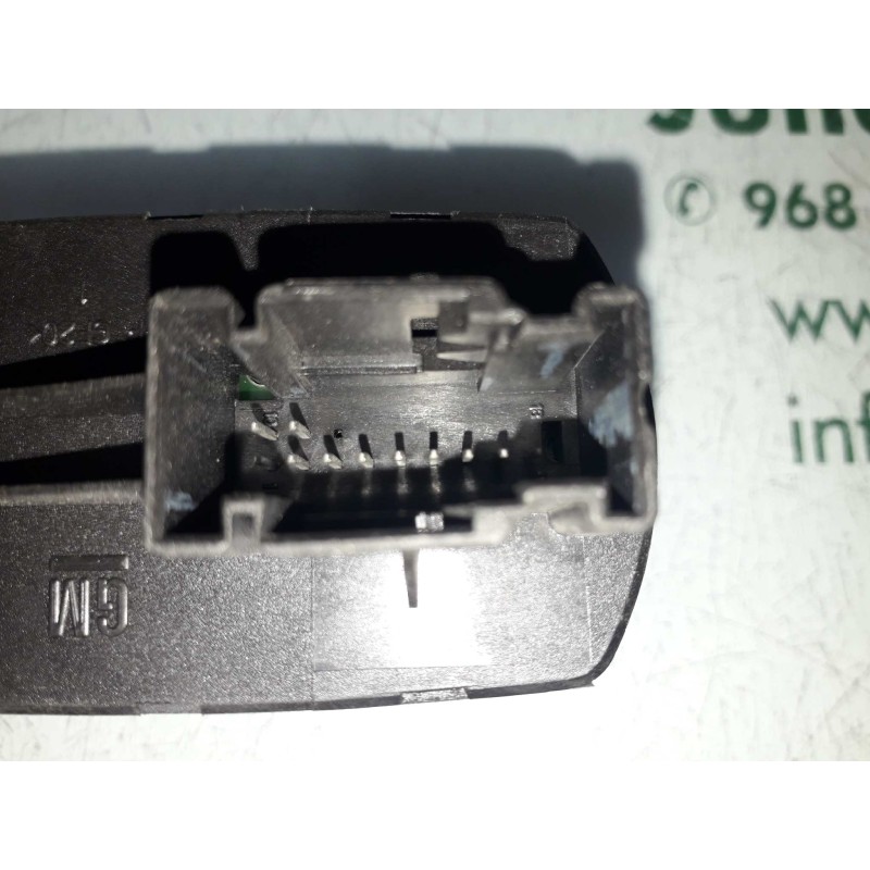 Recambio de mando elevalunas delantero izquierdo para opel corsa d catch me referencia OEM IAM 13258521AA  