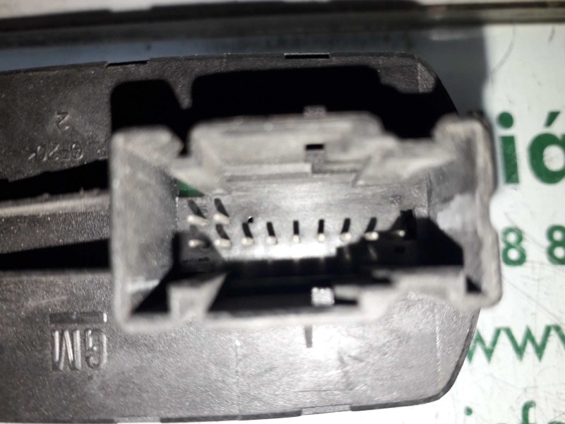 Recambio de mando elevalunas delantero izquierdo para opel corsa d catch me referencia OEM IAM 13258521AA  