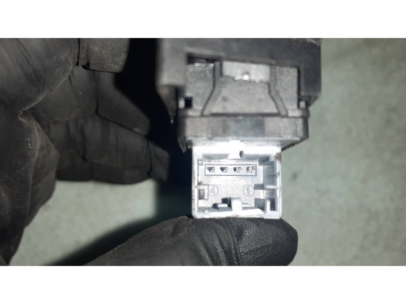 Recambio de interruptor para seat ibiza (6l1) fresh referencia OEM IAM 6L1962125 BITRON BOTON CIERRE