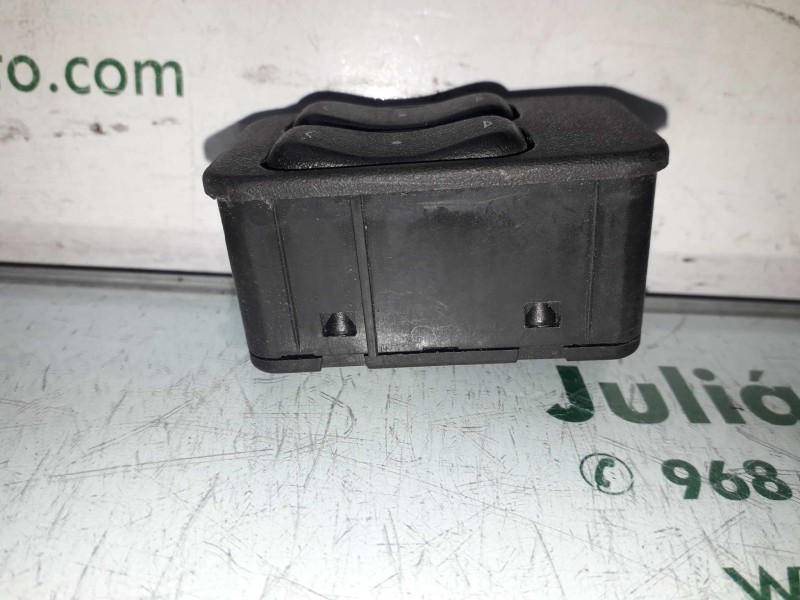 Recambio de mando elevalunas delantero izquierdo para opel corsa c club referencia OEM IAM 13363202 24409205 