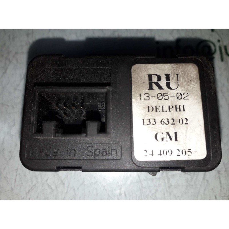 Recambio de mando elevalunas delantero izquierdo para opel corsa c club referencia OEM IAM 13363202 24409205 