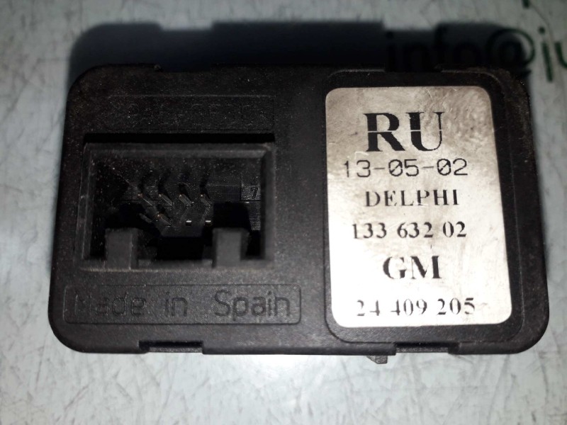 Recambio de mando elevalunas delantero izquierdo para opel corsa c club referencia OEM IAM 13363202 24409205 