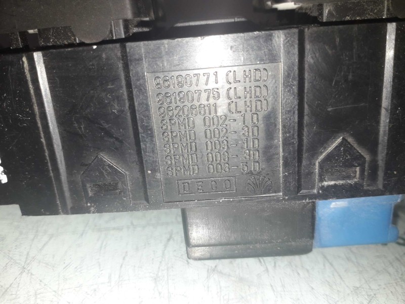 Recambio de mando elevalunas delantero izquierdo para daewoo nubira berlina sx (1999) referencia OEM IAM 96190771 96190775 96206