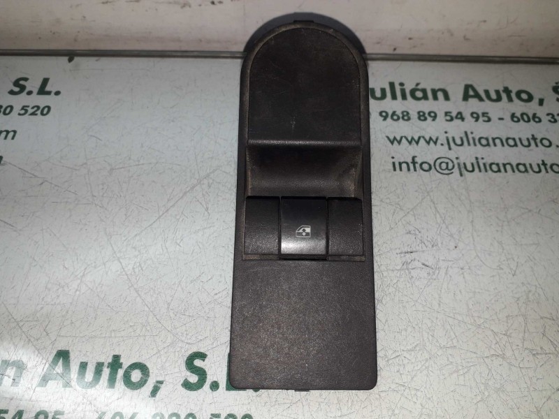 Recambio de mando elevalunas delantero derecho para opel zafira b edition ´´111 jahre´´ referencia OEM IAM 13197132 93162821 
