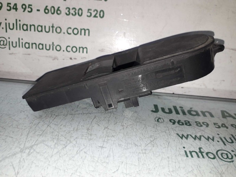 Recambio de mando elevalunas delantero derecho para opel zafira b edition ´´111 jahre´´ referencia OEM IAM 13197132 93162821 