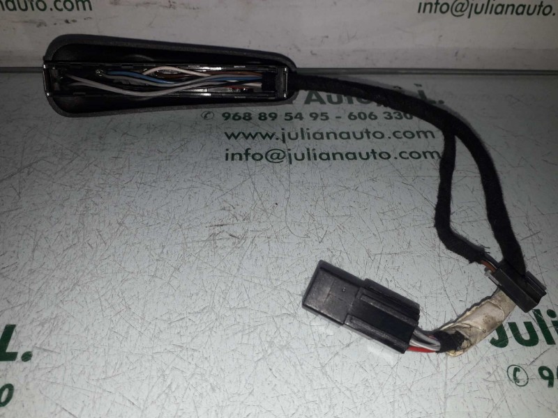 Recambio de mando elevalunas delantero izquierdo para opel omega b básico berlina referencia OEM IAM 4670702  