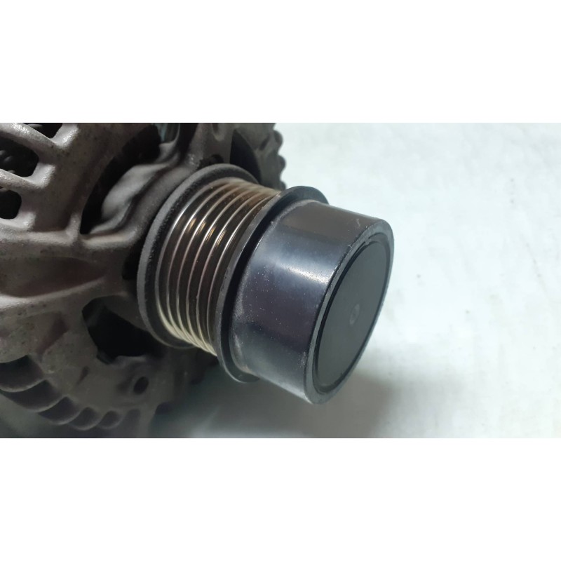 Recambio de alternador para opel corsa e edition ecoflex referencia OEM IAM 39007439 BOSCH 150A