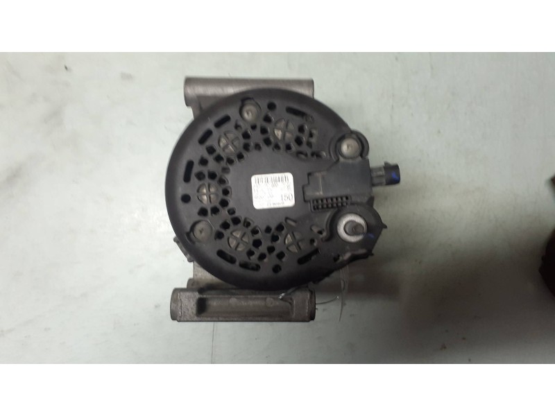 Recambio de alternador para opel corsa e edition ecoflex referencia OEM IAM 39007439 BOSCH 150A