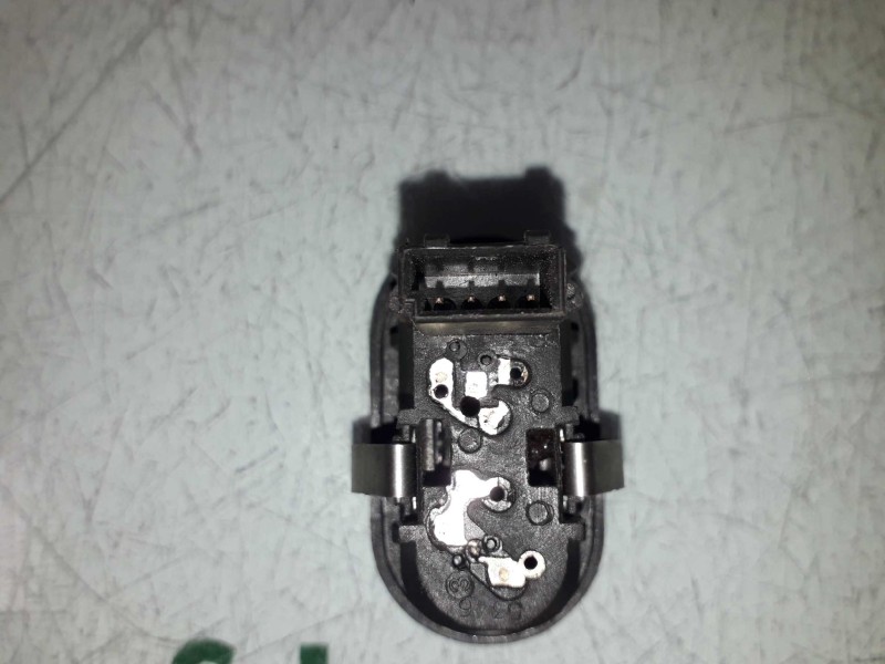 Recambio de mando elevalunas delantero derecho para opel meriva cosmo referencia OEM IAM 13363102 24409207 