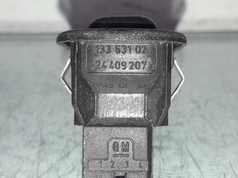 Recambio de mando elevalunas delantero derecho para opel meriva cosmo referencia OEM IAM 13363102 24409207 