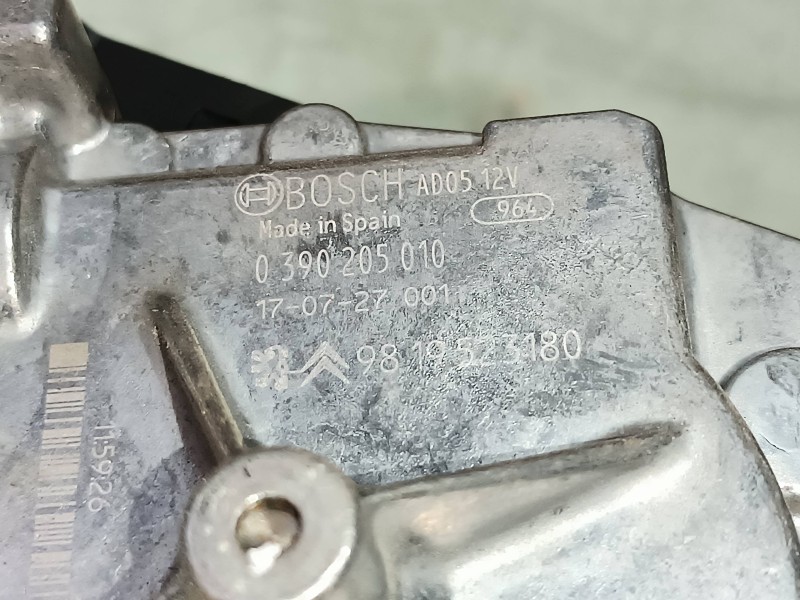 Recambio de motor limpia trasero para peugeot 308 business line referencia OEM IAM 9819523180 0390205010 BOSCH