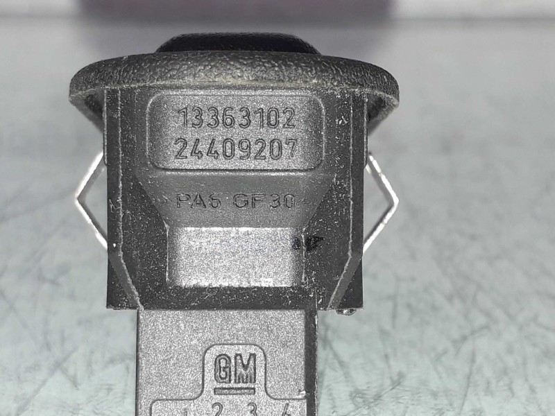 Recambio de mando elevalunas delantero derecho para opel meriva cosmo referencia OEM IAM 13363102 24409207 