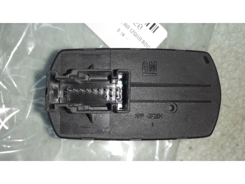 Recambio de mando elevalunas delantero izquierdo para opel corsa e edition ecoflex referencia OEM IAM 13430017 GM 315625731