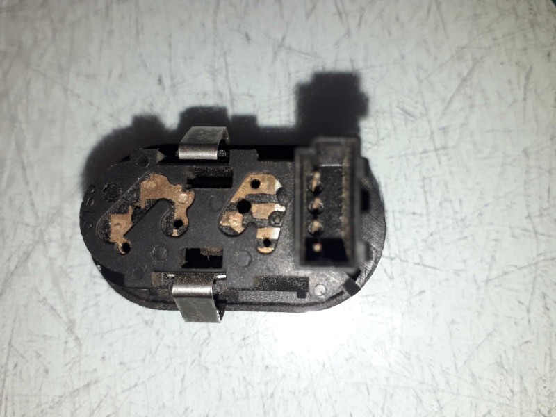 Recambio de mando elevalunas delantero derecho para opel astra g berlina comfort referencia OEM IAM 13353100 90561388 