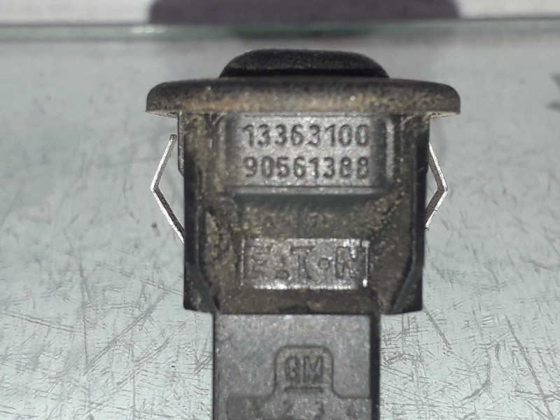 Recambio de mando elevalunas delantero derecho para opel astra g berlina comfort referencia OEM IAM 13353100 90561388 