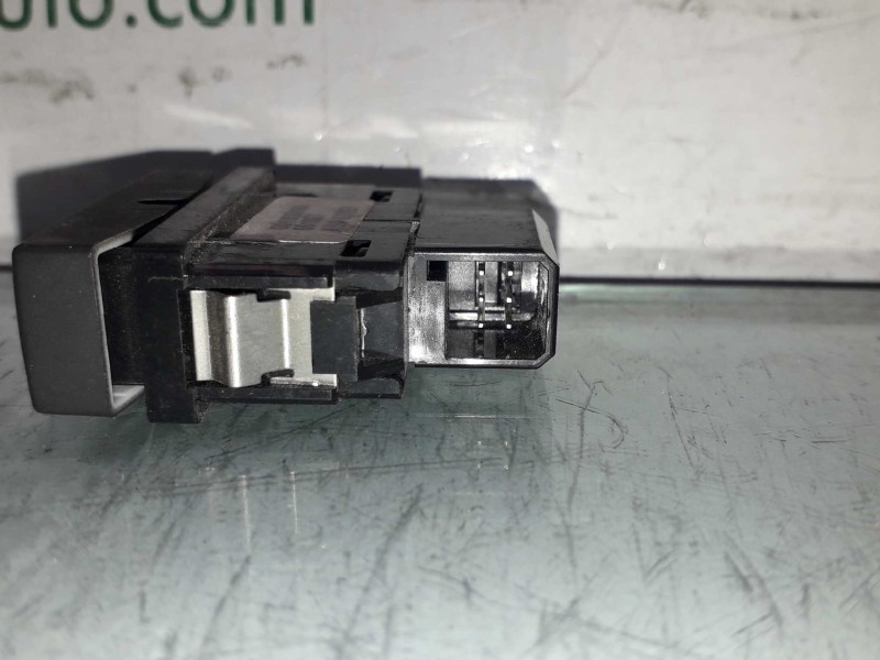 Recambio de mando elevalunas trasero derecho para opel vectra c berlina comfort referencia OEM IAM 09185959 05199T 