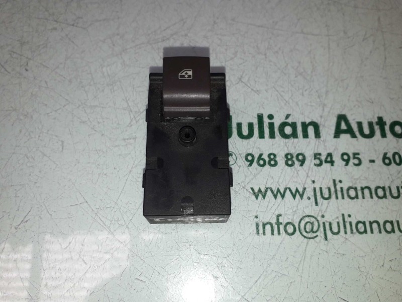 Recambio de mando elevalunas trasero derecho para opel insignia berlina cosmo referencia OEM IAM 13301889 211600 