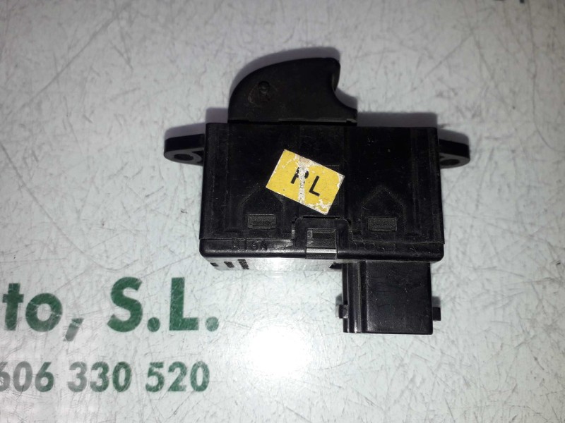 Recambio de mando elevalunas delantero derecho para daewoo nubira berlina cd referencia OEM IAM 96190777   Recambio de mando elevalunas delantero derecho para daewoo nubira berlina cd referencia OEM IAM 96190777