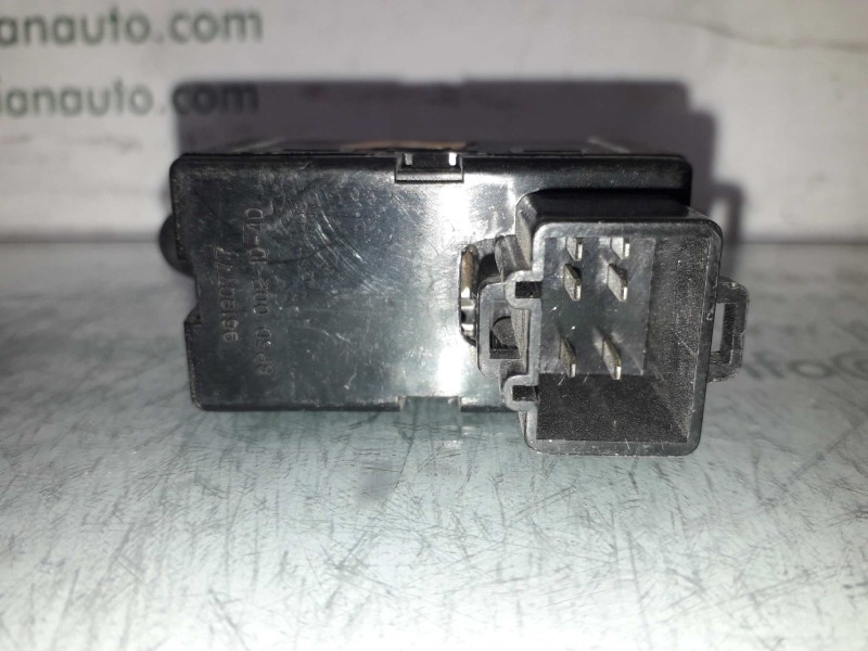 Recambio de mando elevalunas delantero derecho para daewoo nubira berlina cd referencia OEM IAM 96190777   Recambio de mando elevalunas delantero derecho para daewoo nubira berlina cd referencia OEM IAM 96190777