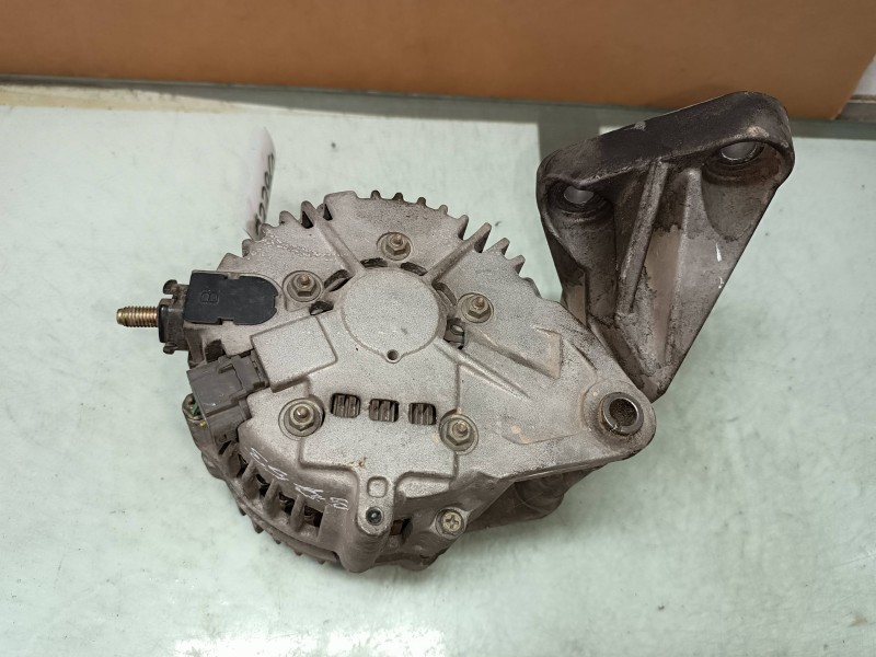 Recambio de alternador para nissan almera tino (v10m) ambience referencia OEM IAM 23100BN300  100A