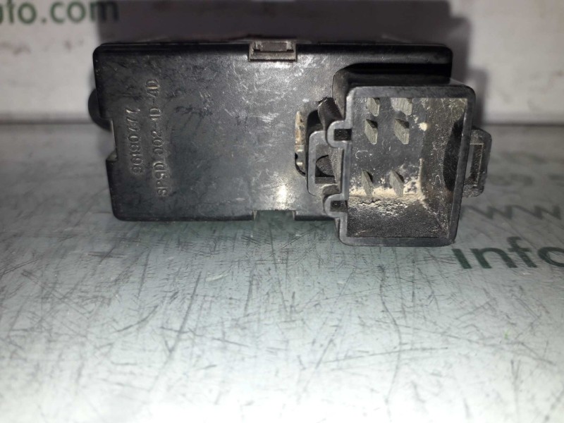 Recambio de mando elevalunas trasero izquierdo para daewoo nubira berlina classic se referencia OEM IAM 96190777  