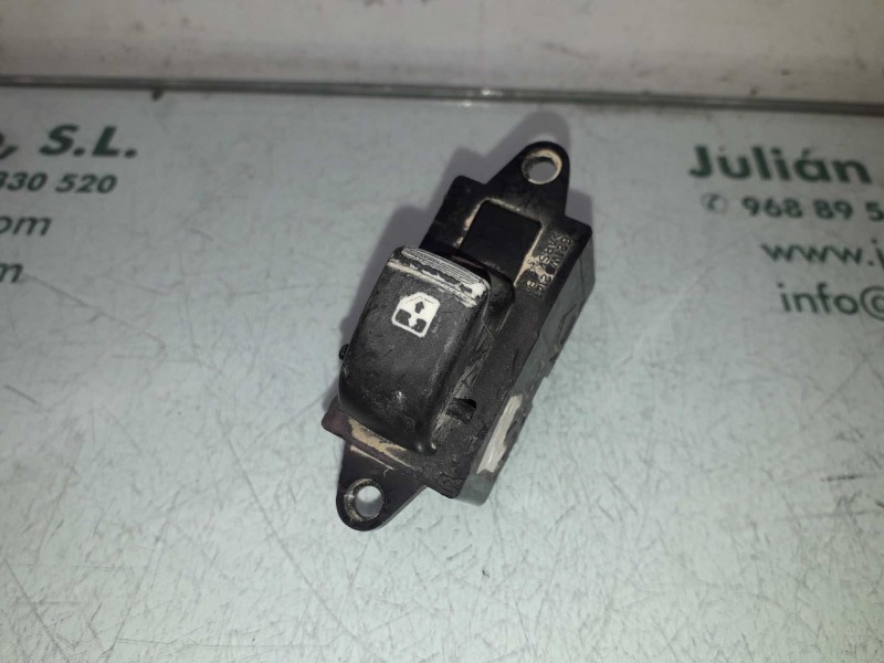 Recambio de mando elevalunas trasero derecho para daewoo nubira berlina classic se referencia OEM IAM 96190777   Recambio de mando elevalunas trasero derecho para daewoo nubira berlina classic se referencia OEM IAM 96190777